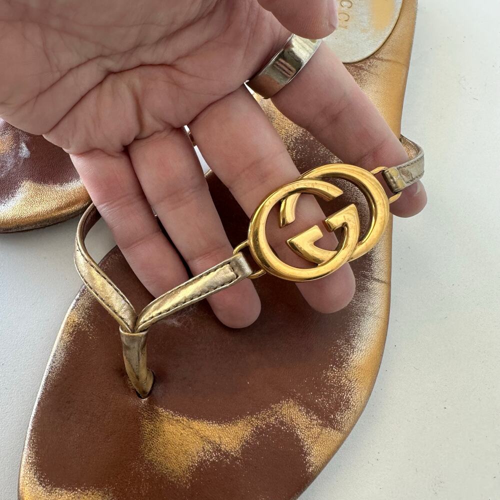 VTG Gucci (EUR 38/8 US) Metallic Gold G Logo Leather Sandal Flip Flop Tom Ford - Picture 5 of 7